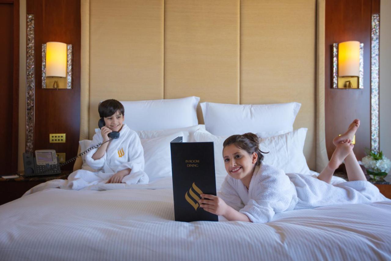 Jumeirah Messilah Beach Kuwait Koweït Extérieur photo A guest at the hotel