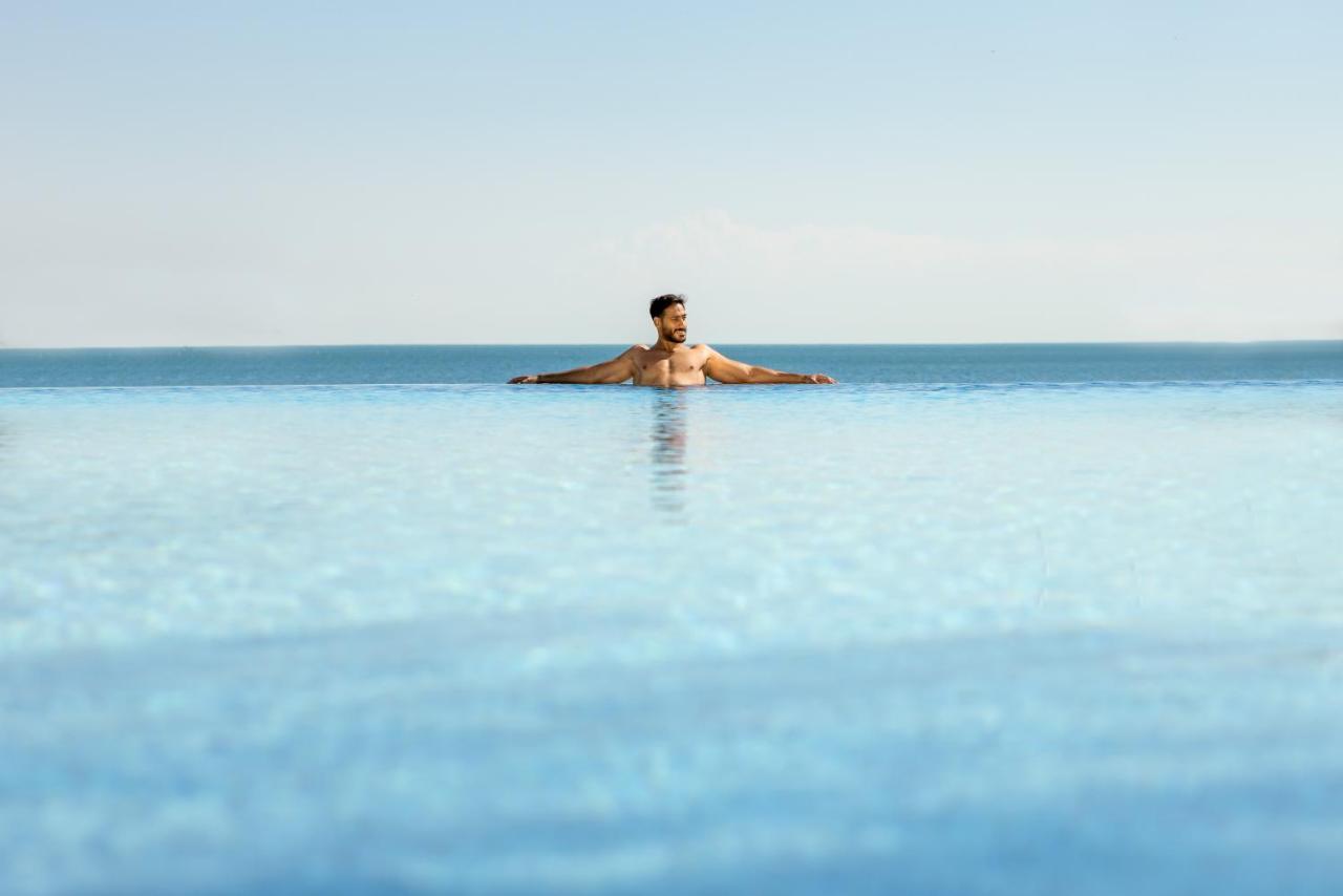 Jumeirah Messilah Beach Kuwait Koweït Extérieur photo Infinity pool