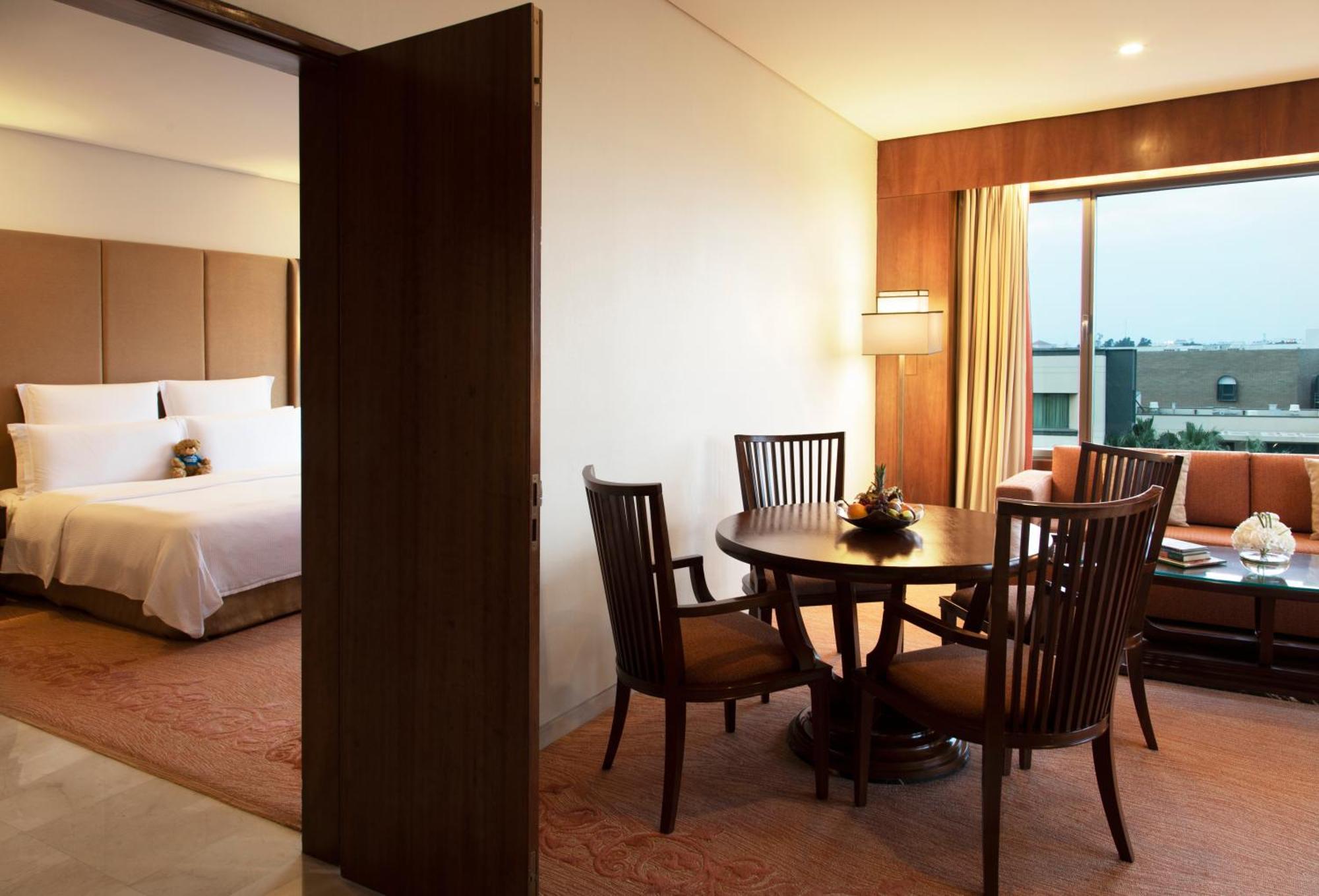 Jumeirah Messilah Beach Kuwait Koweït Extérieur photo A suite at the hotel