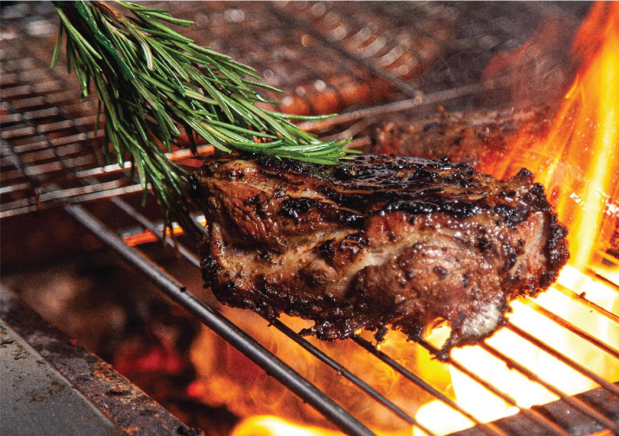 Jumeirah Messilah Beach Kuwait Koweït Extérieur photo A steak being grilled