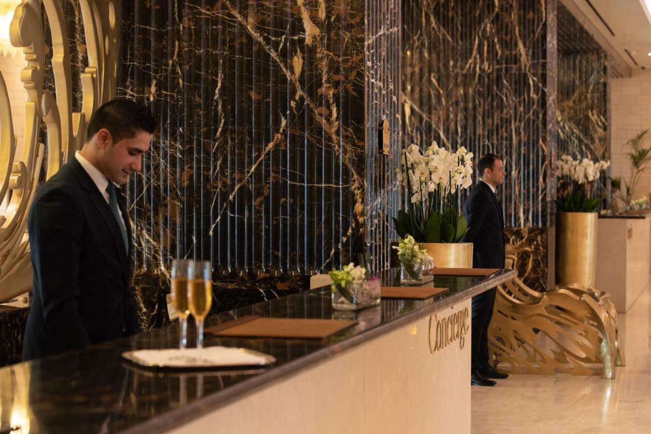 Jumeirah Messilah Beach Kuwait Koweït Extérieur photo Concierge at the Four Seasons Hotel, London
